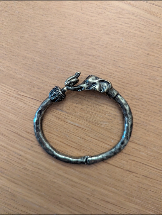 Jewelry - Elephant Head Hinged Bangle Bracelet - Antiqued Silver Tone